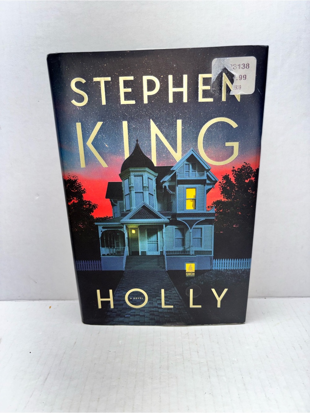 HOLLY - Stephen King Hard
Cover First Edition Very Good Novel Pre-Owned